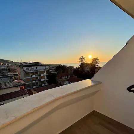 A Pochi Passi Dalla Piazza- Vista Mare