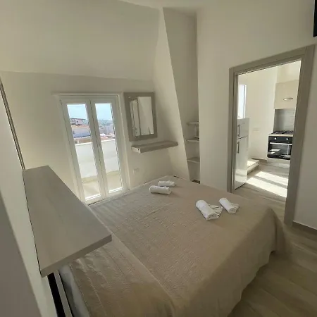 A Pochi Passi Dalla Piazza- Vista Mare Apartment