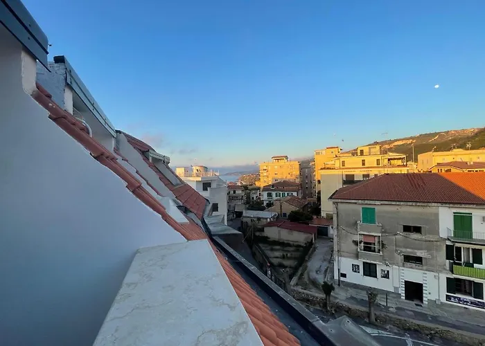 A Pochi Passi Dalla Piazza- Vista Mare Apartman