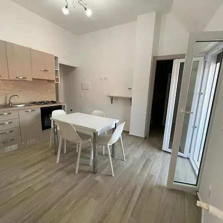 A Pochi Passi Dalla Piazza- Vista Mare Διαμέρισμα