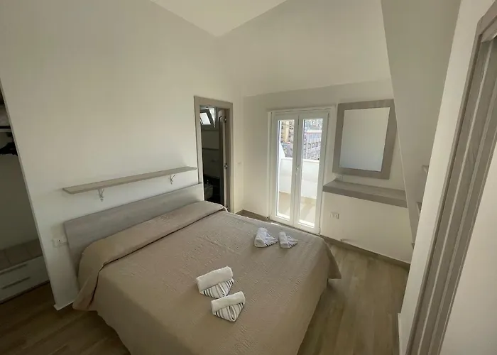 A Pochi Passi Dalla Piazza- Vista Mare Apartamento *